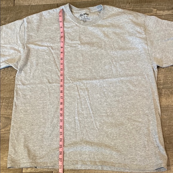 Gildan Men's Heather Gray Short Sleeve Tee - Picture 3 of 4